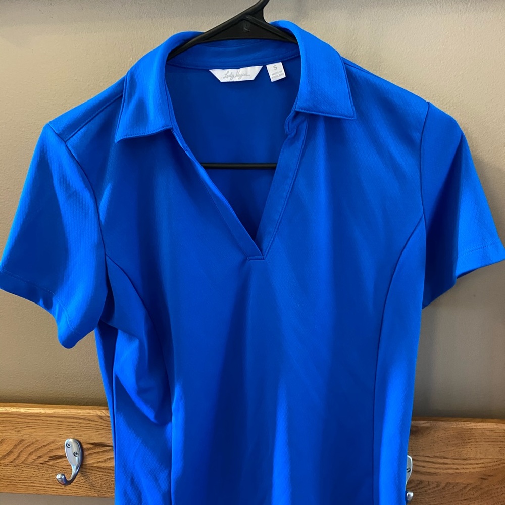Women’s golf shirt